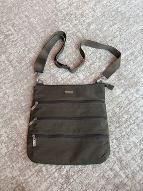 Baggallini Olive Green Triple-Zip Crossbody Bag and Multiple Storage Inside